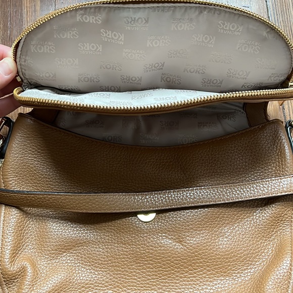 Michael kors purse and wallet combo - Picture 5 of 8